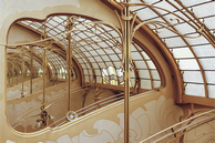 Витражи в крыше и зеркало наверху Maison & Atelier Horta Витражи в крыше и зеркало наверху Maison & Atelier Horta