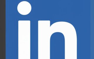 LinkedIn против Facebook